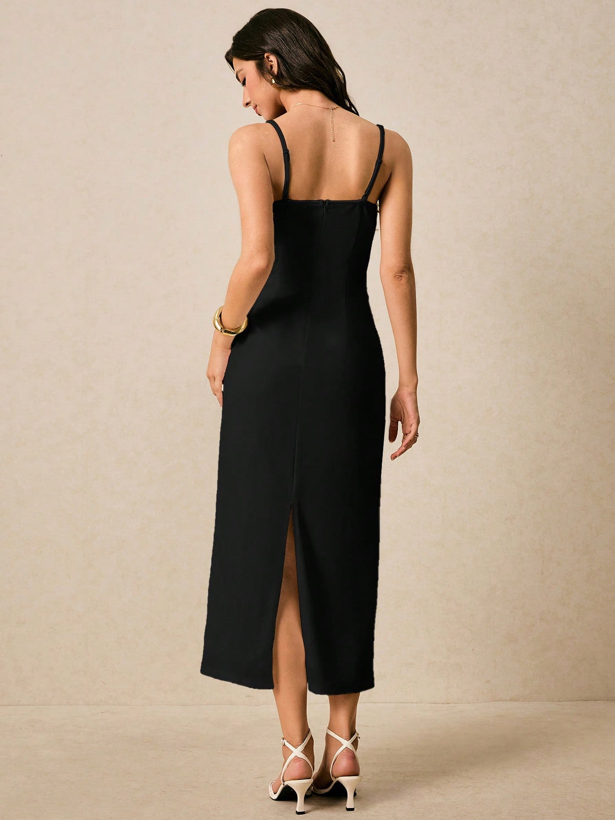 Vestido Longo Lívia Sem Mangas com Aplique, Elegante e Feminino