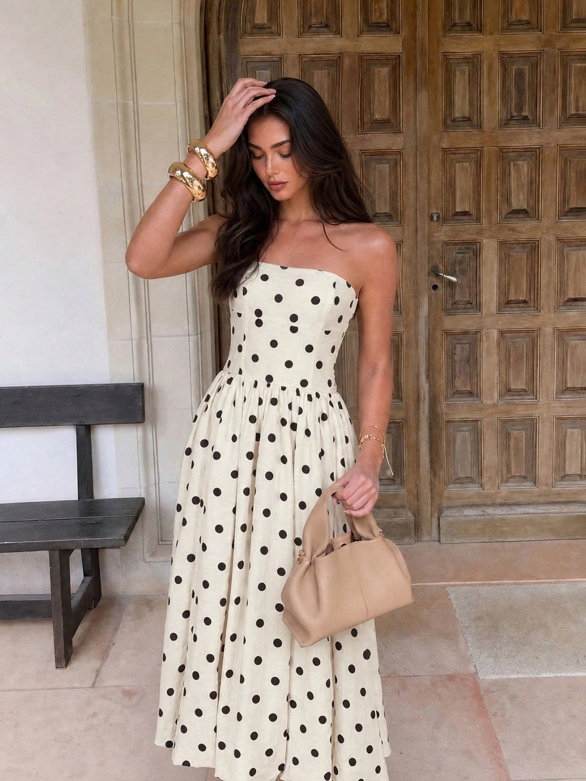 Vestido Midi Sofia de Poá Tomara que Caia com Barra Balonê, para Casamento e Festa