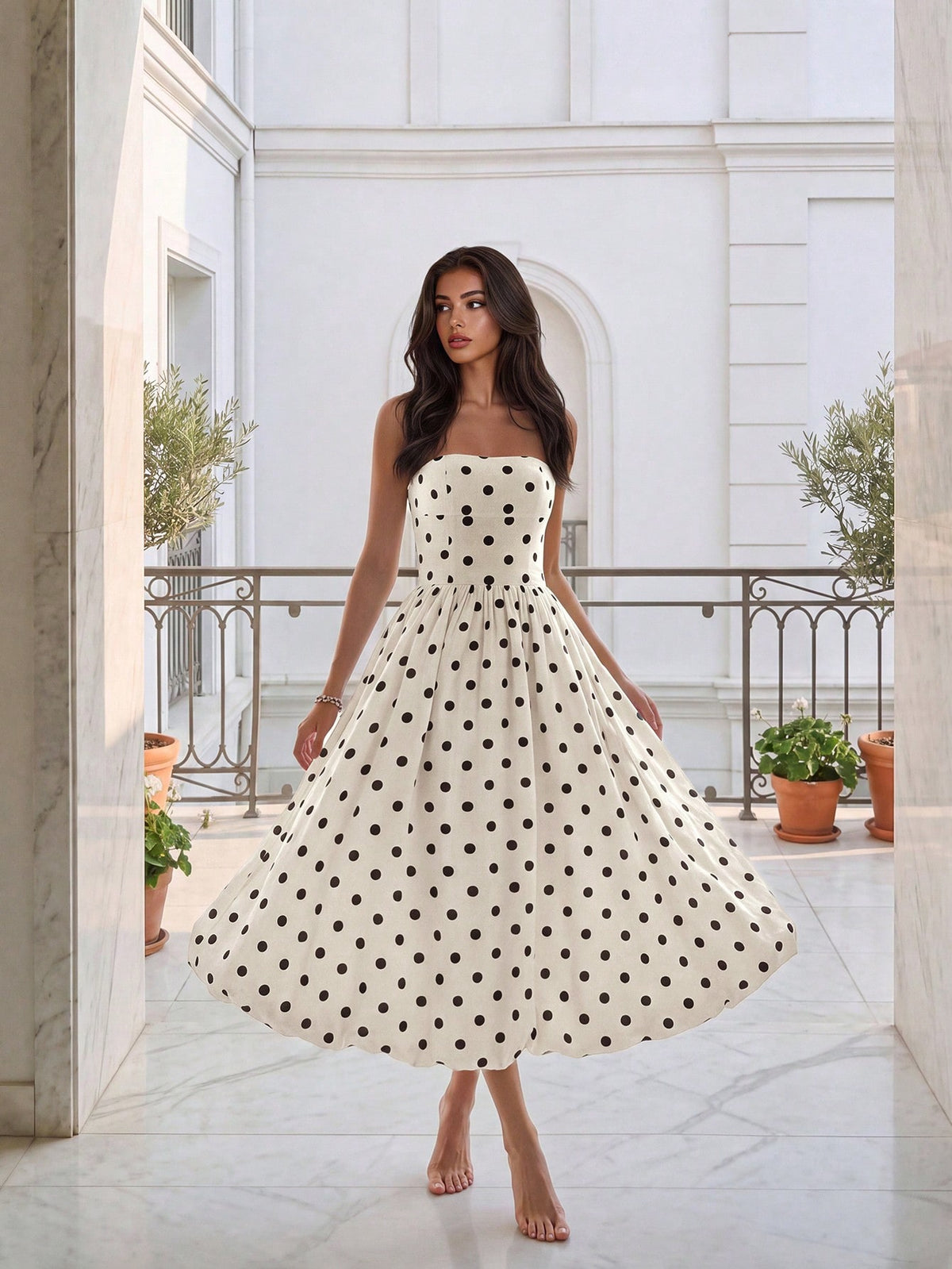 Vestido Midi Sofia de Poá Tomara que Caia com Barra Balonê, para Casamento e Festa