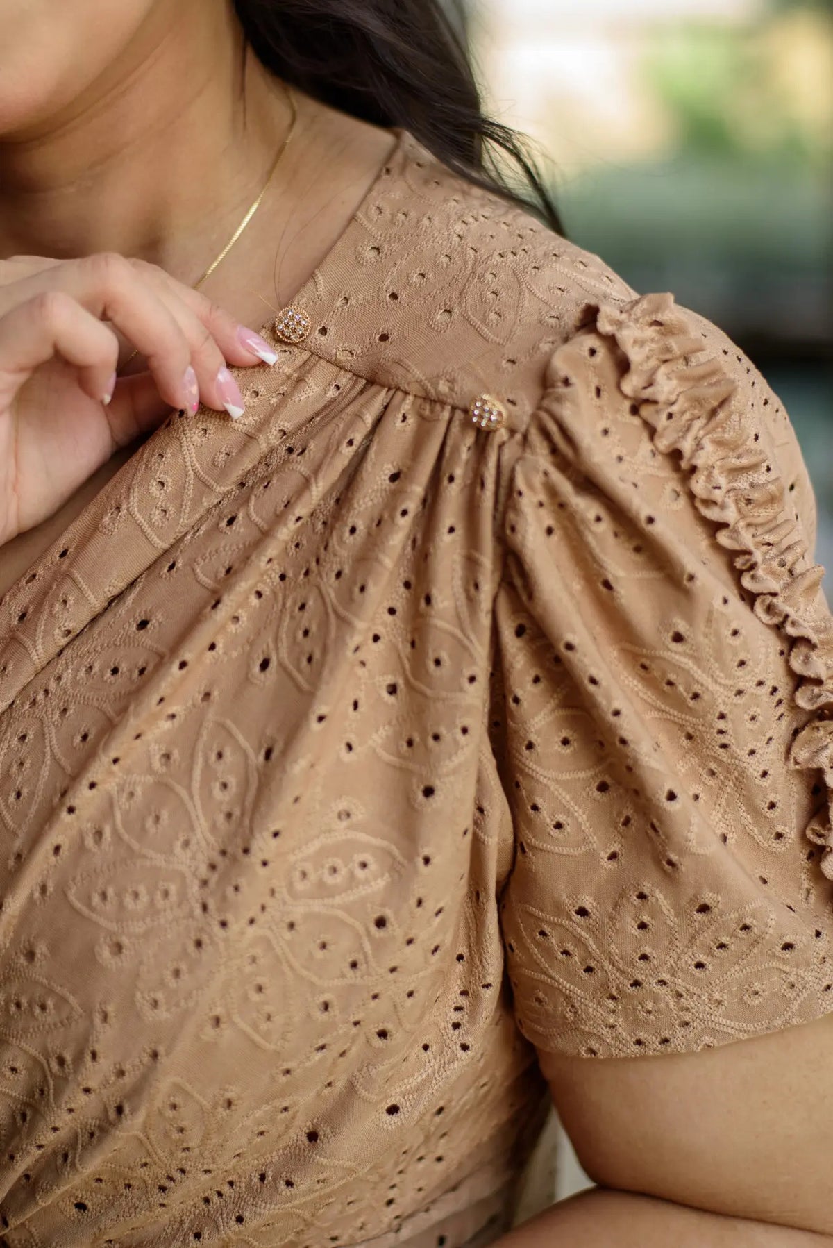 Vestido Midi Em Malha Lese Com Manga Curta Feminino Plissado - Nude