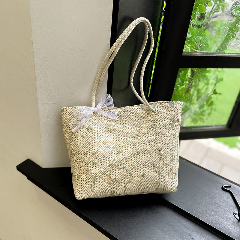 Bolsa de Praia em Palha Nobre Bordada com Flores
