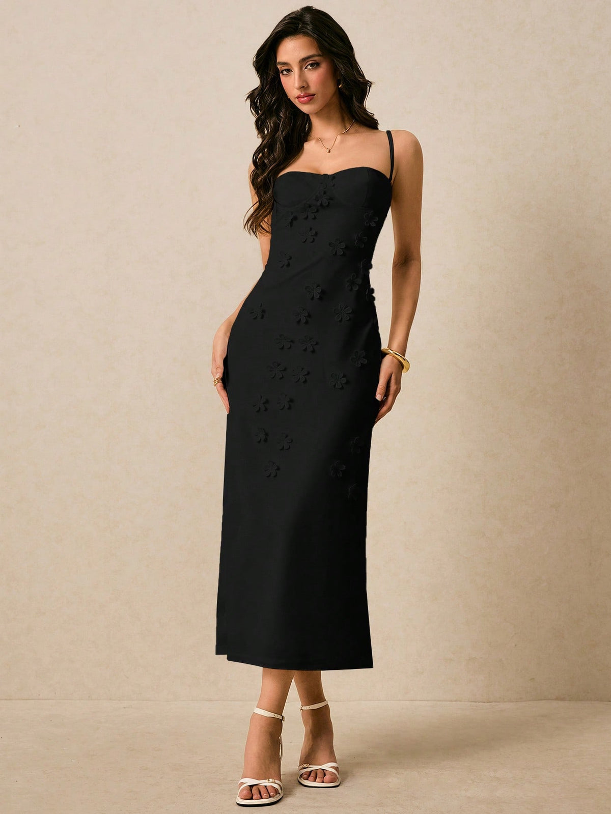 Vestido Longo Lívia Sem Mangas com Aplique, Elegante e Feminino