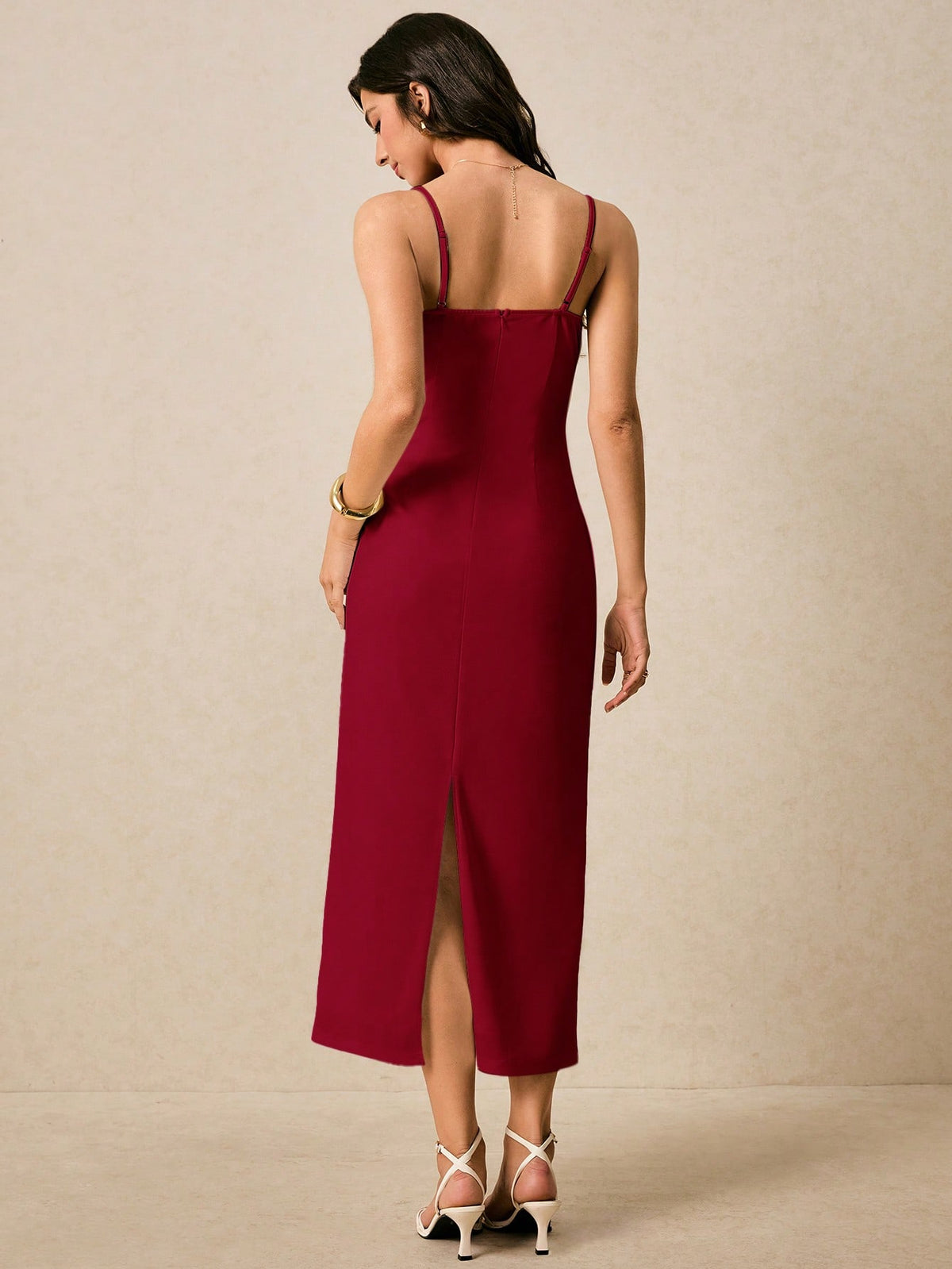 Vestido Longo Lívia Sem Mangas com Aplique, Elegante e Feminino