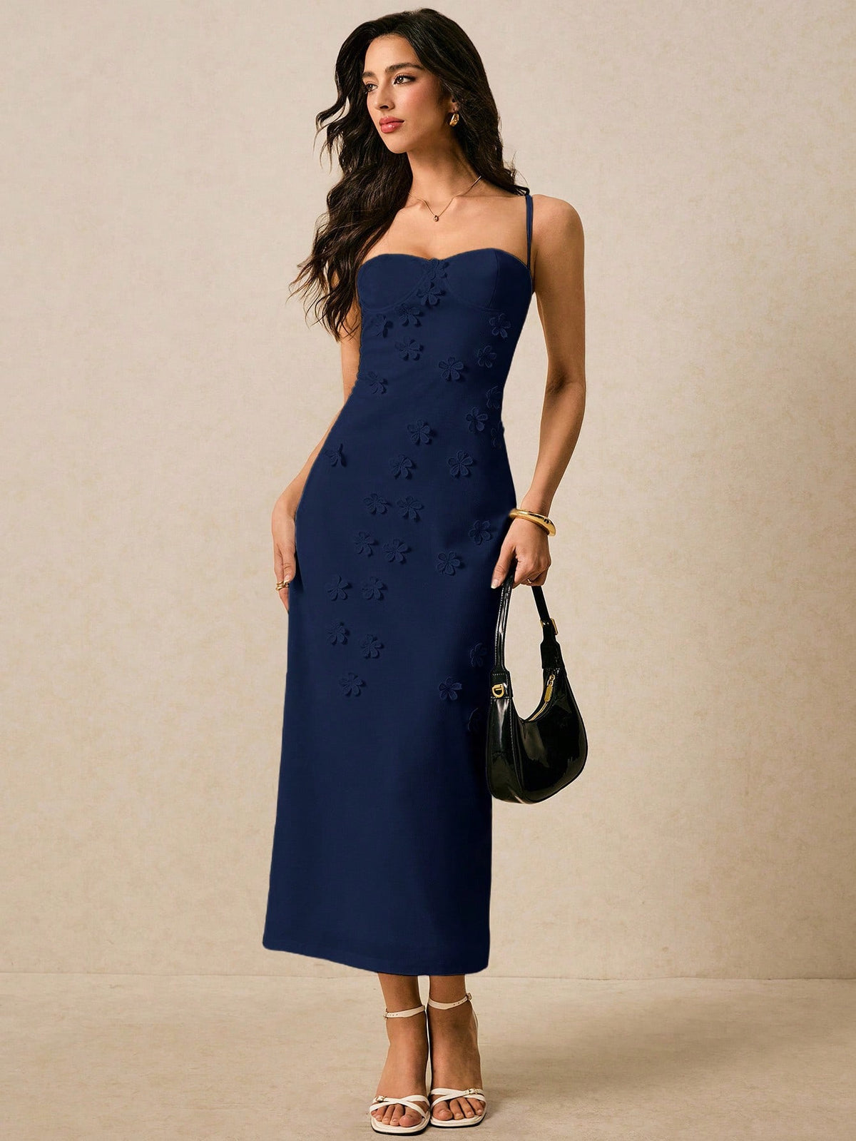 Vestido Longo Lívia Sem Mangas com Aplique, Elegante e Feminino