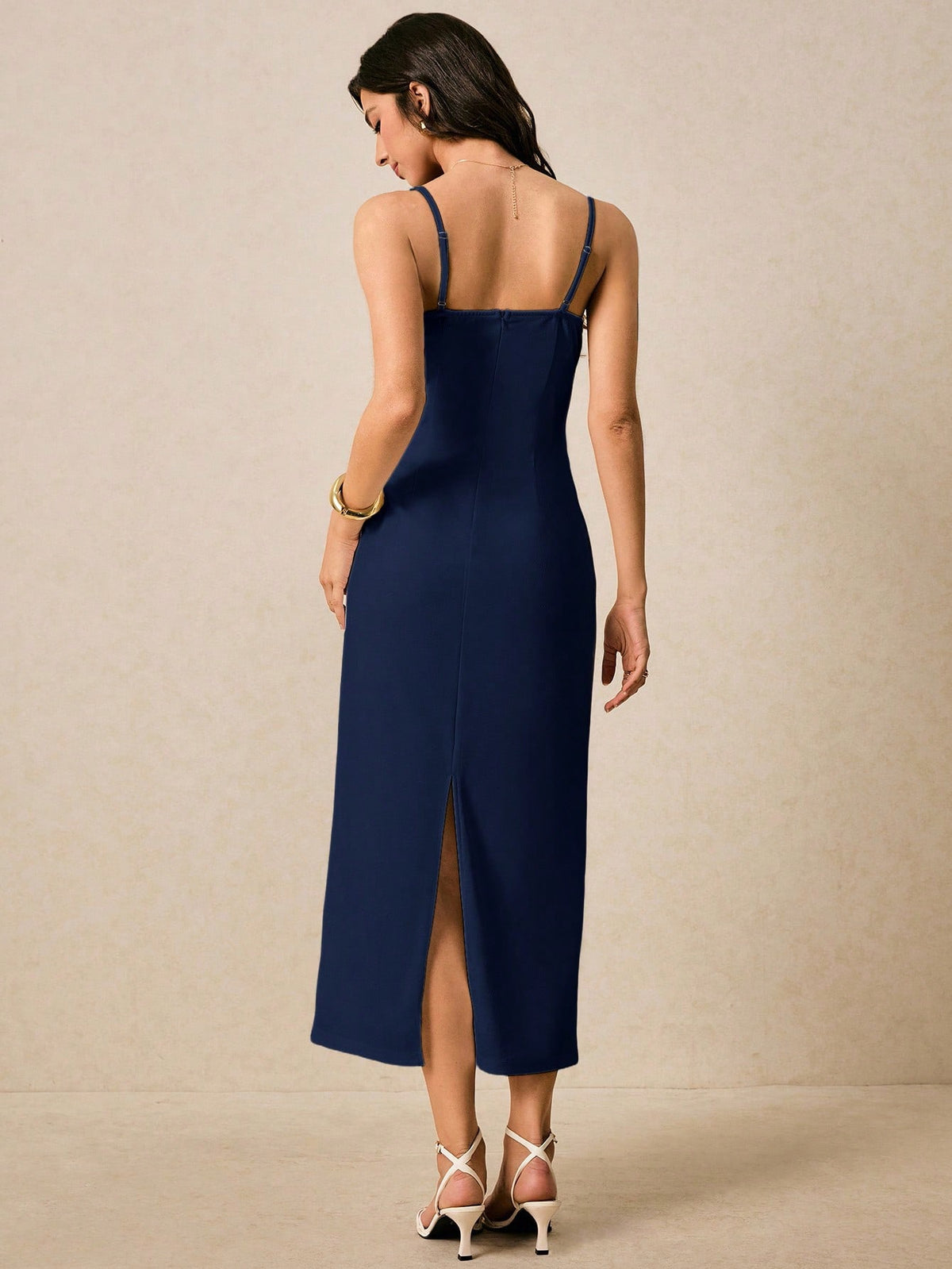 Vestido Longo Lívia Sem Mangas com Aplique, Elegante e Feminino