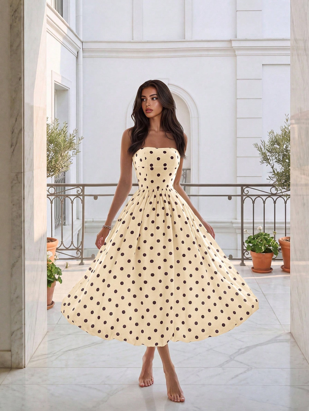 Vestido Midi Sofia de Poá Tomara que Caia com Barra Balonê, para Casamento e Festa