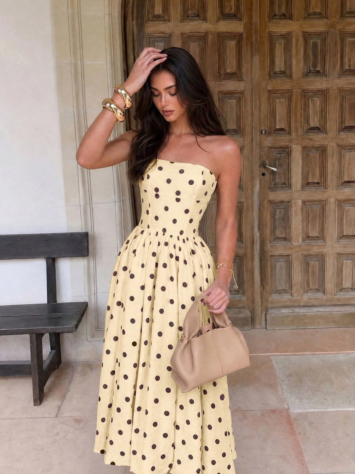 Vestido Midi Sofia de Poá Tomara que Caia com Barra Balonê, para Casamento e Festa