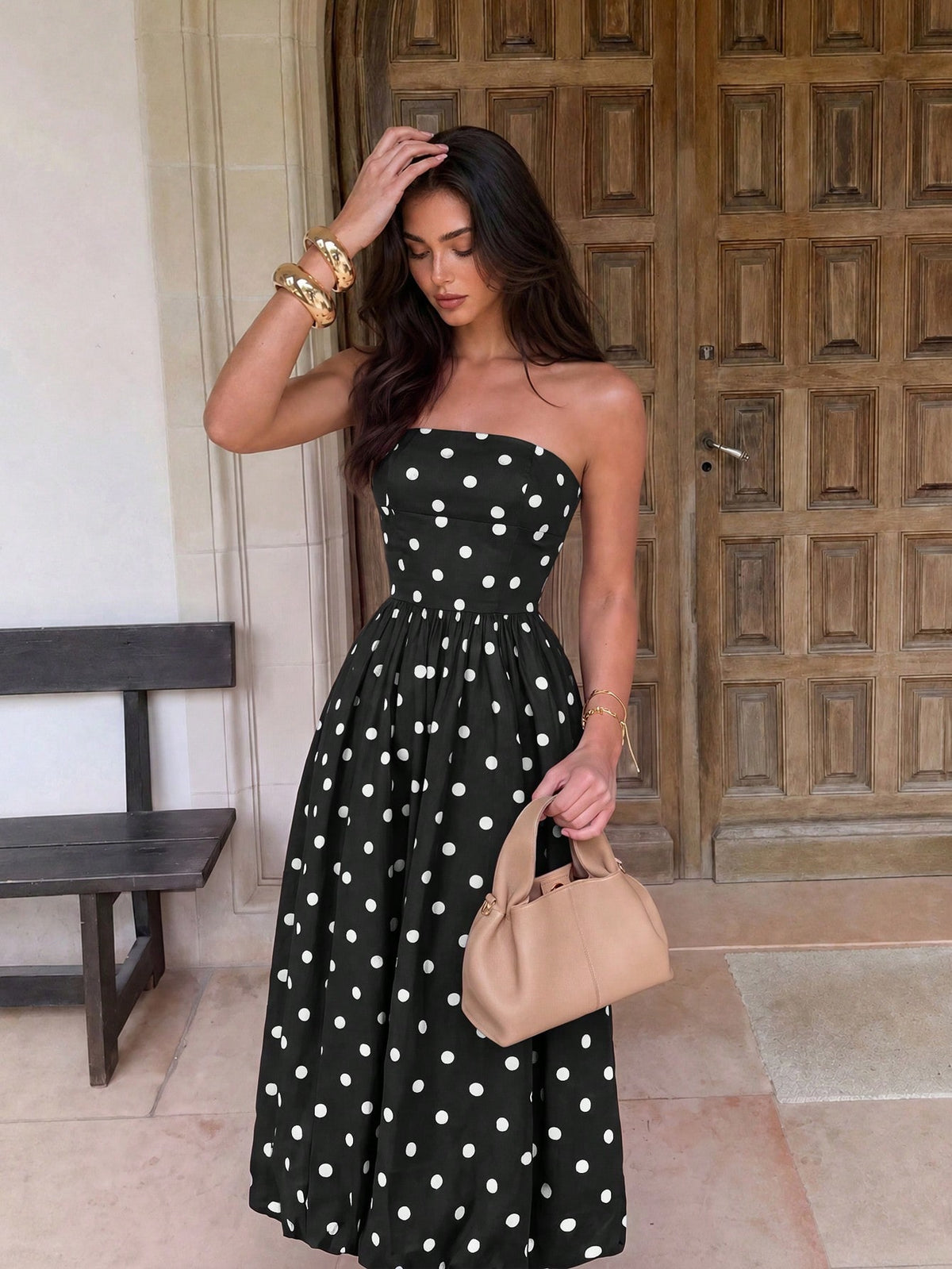Vestido Midi Sofia de Poá Tomara que Caia com Barra Balonê, para Casamento e Festa