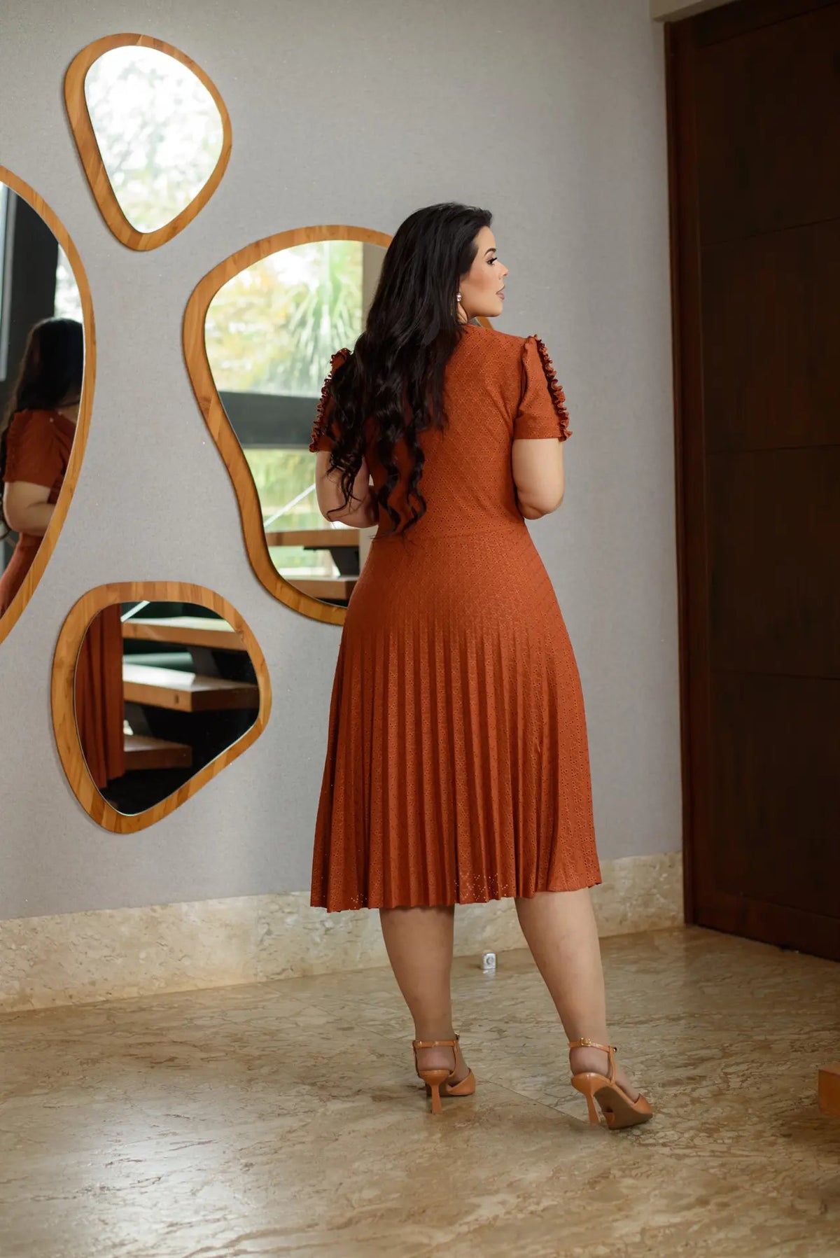 Vestido Midi Em Malha Lese Com Manga Curta Feminino Plissado - Laranja Terracota